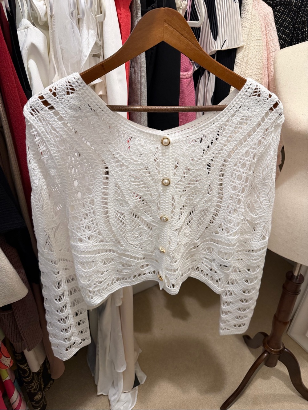 Elegant White Knit Lace Effect Blouse - Picture 6 of 8